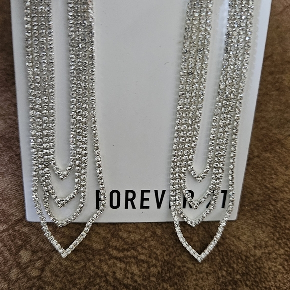 Forever 21 Shimmering Silver Chain Earrings - Picture 1 of 1